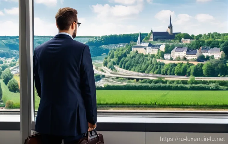 룩셈부르크에서 일자리 구하기 - **Prompt 2: Embracing Multilingualism and Cultural Integration in Luxembourg**
    A diverse group o...